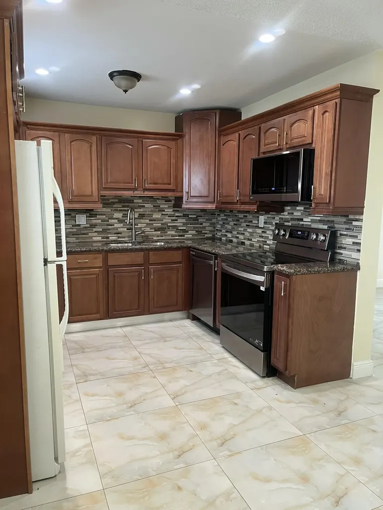 2015 Madison Street Hollywood FL 33020