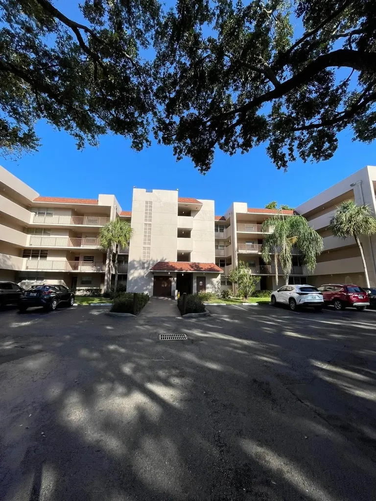 1811 Sabal Palm Drive Davie FL 33324
