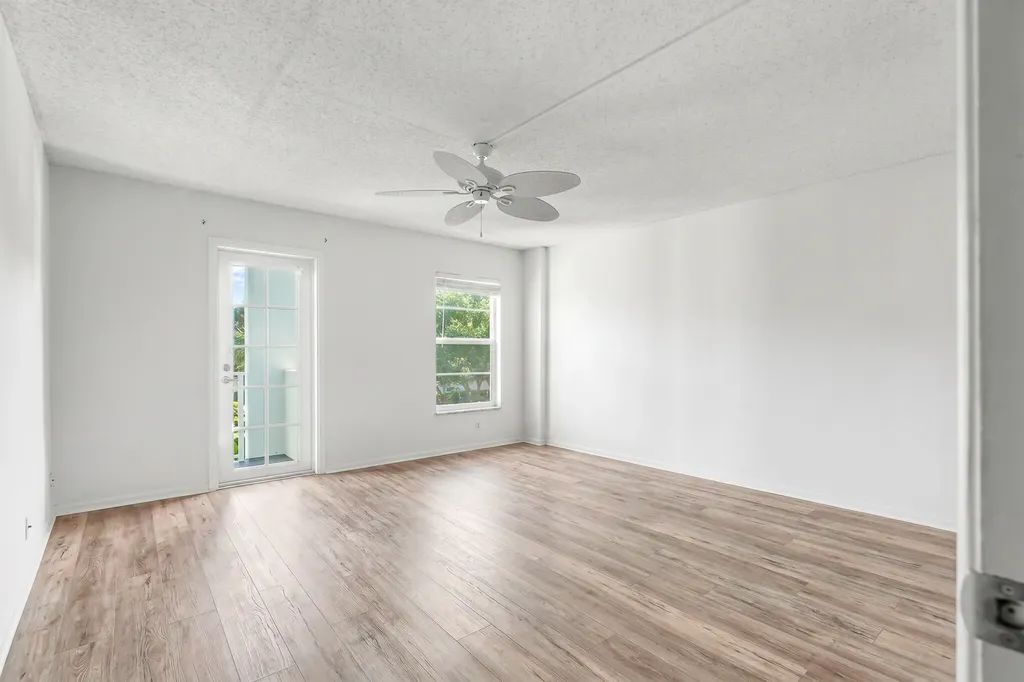 950 Ponce De Leon Boca Raton FL 33432