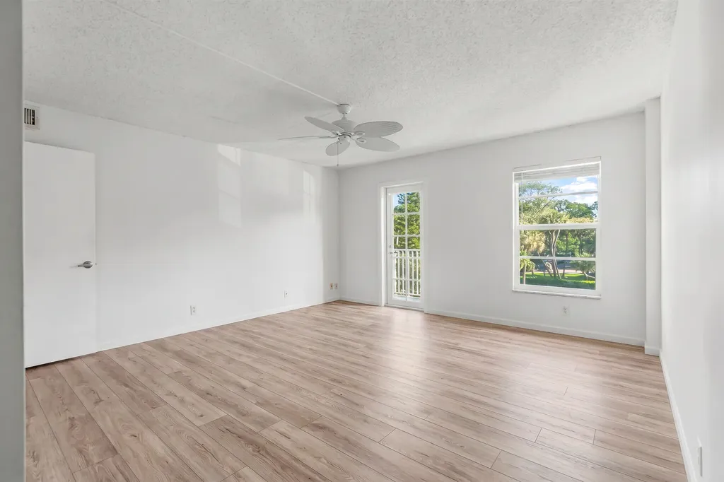 950 Ponce De Leon Boca Raton FL 33432