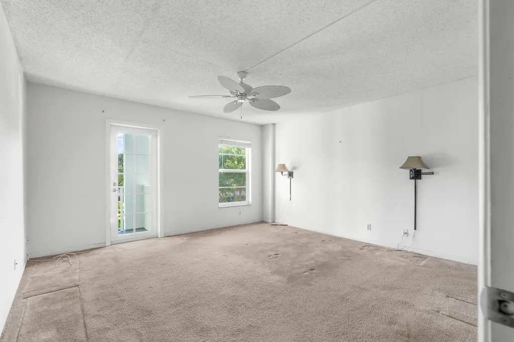 950 Ponce De Leon Boca Raton FL 33432