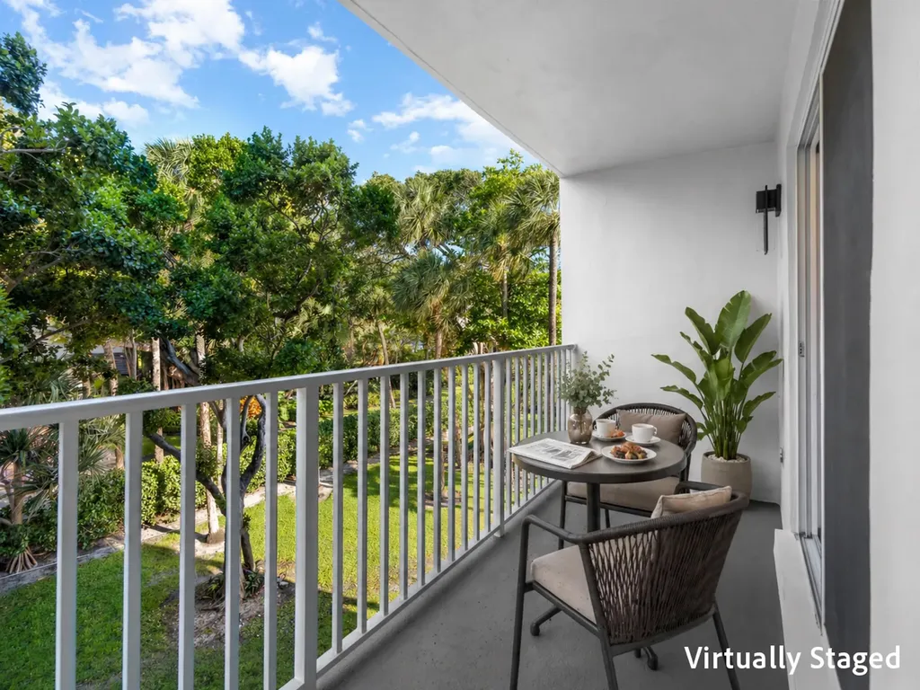 950 Ponce De Leon Boca Raton FL 33432
