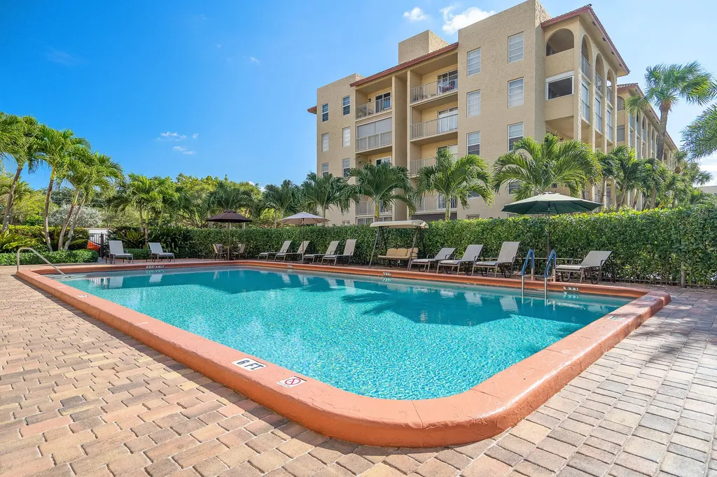 950 Ponce De Leon Boca Raton FL 33432