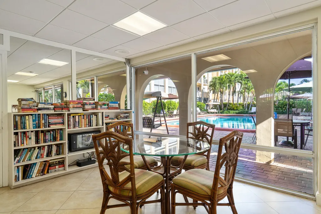 950 Ponce De Leon Boca Raton FL 33432