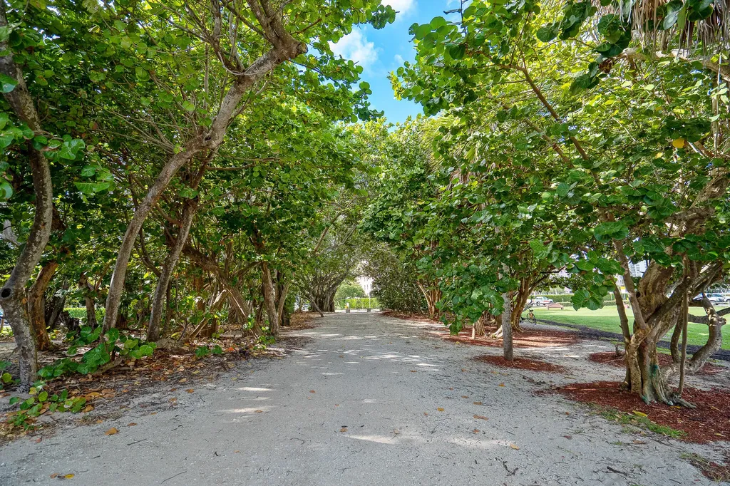 950 Ponce De Leon Boca Raton FL 33432