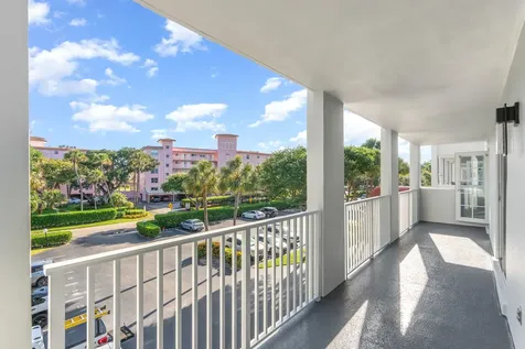 950 Ponce De Leon Boca Raton FL 33432