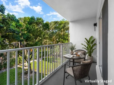 950 Ponce De Leon Boca Raton FL 33432