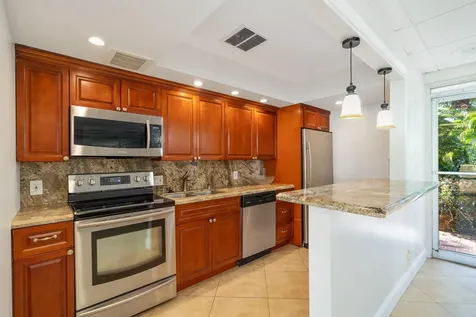 950 Ponce De Leon Boca Raton FL 33432