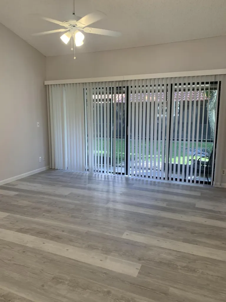 12 Via De Casas Sur Boynton Beach FL 33426