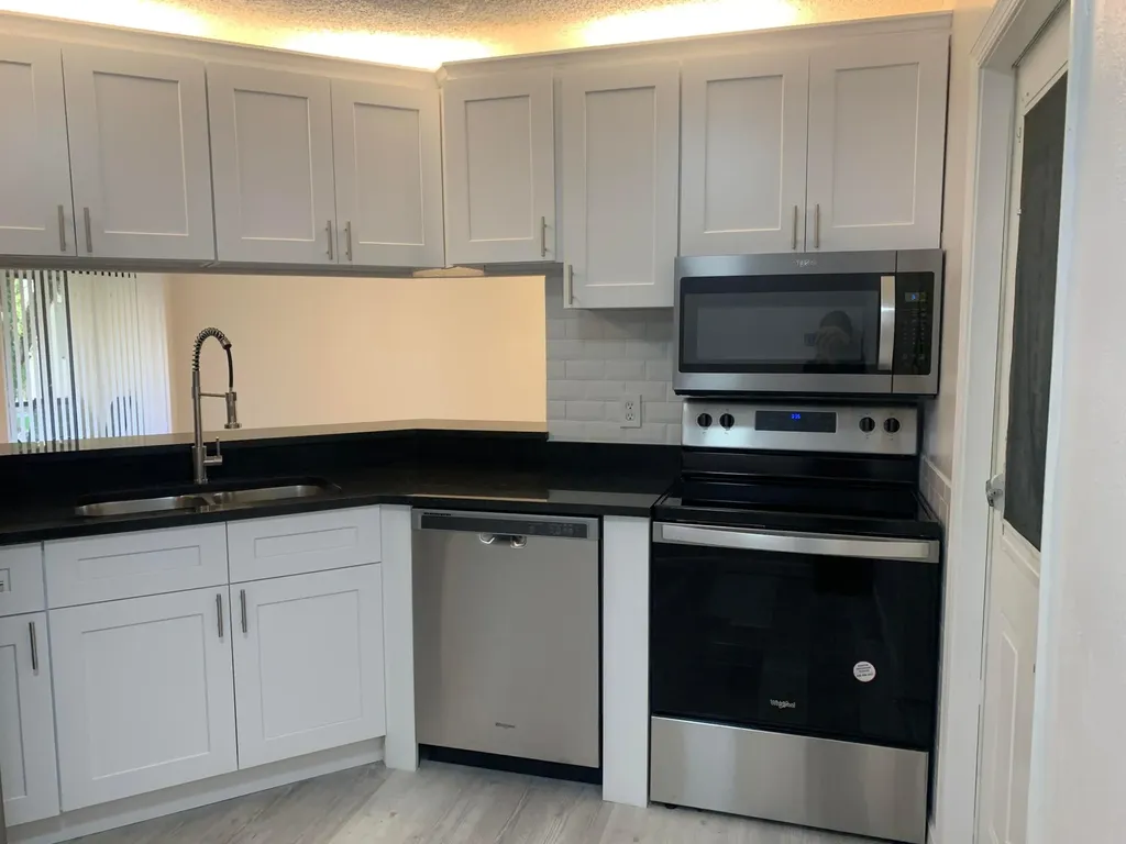 12 Via De Casas Sur Boynton Beach FL 33426