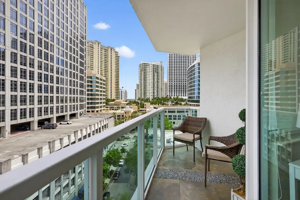 350 SE 2nd Street Fort Lauderdale FL 33301