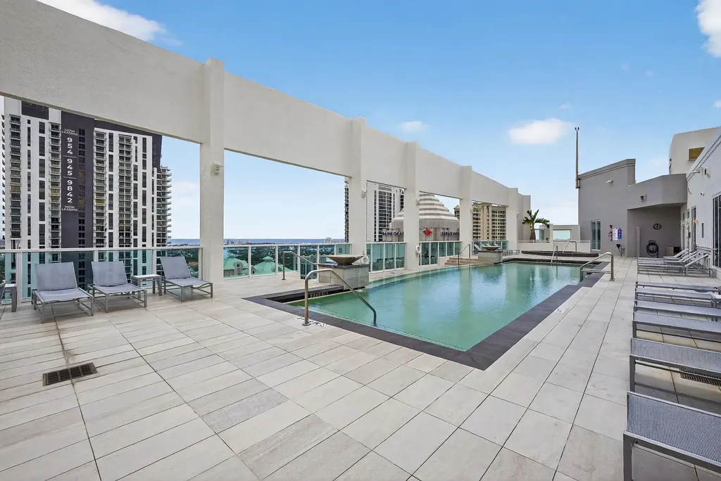 350 SE 2nd Street Fort Lauderdale FL 33301