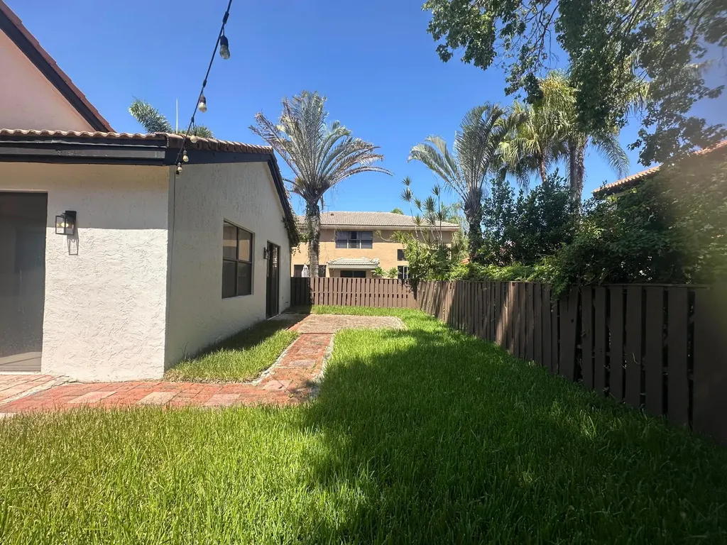 10461 NW 12th Court Plantation FL 33322