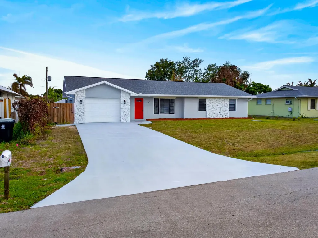 214 SE Duval Avenue Port St Lucie FL 34983