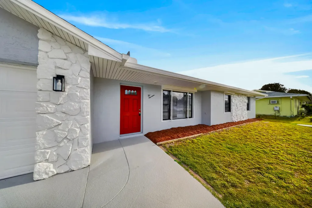 214 SE Duval Avenue Port St Lucie FL 34983