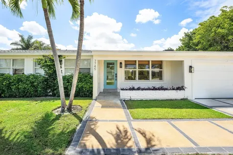 7745 W Lake Drive Lake Clarke Shores FL 33406