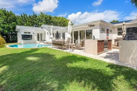 7745 W Lake Drive Lake Clarke Shores FL 33406