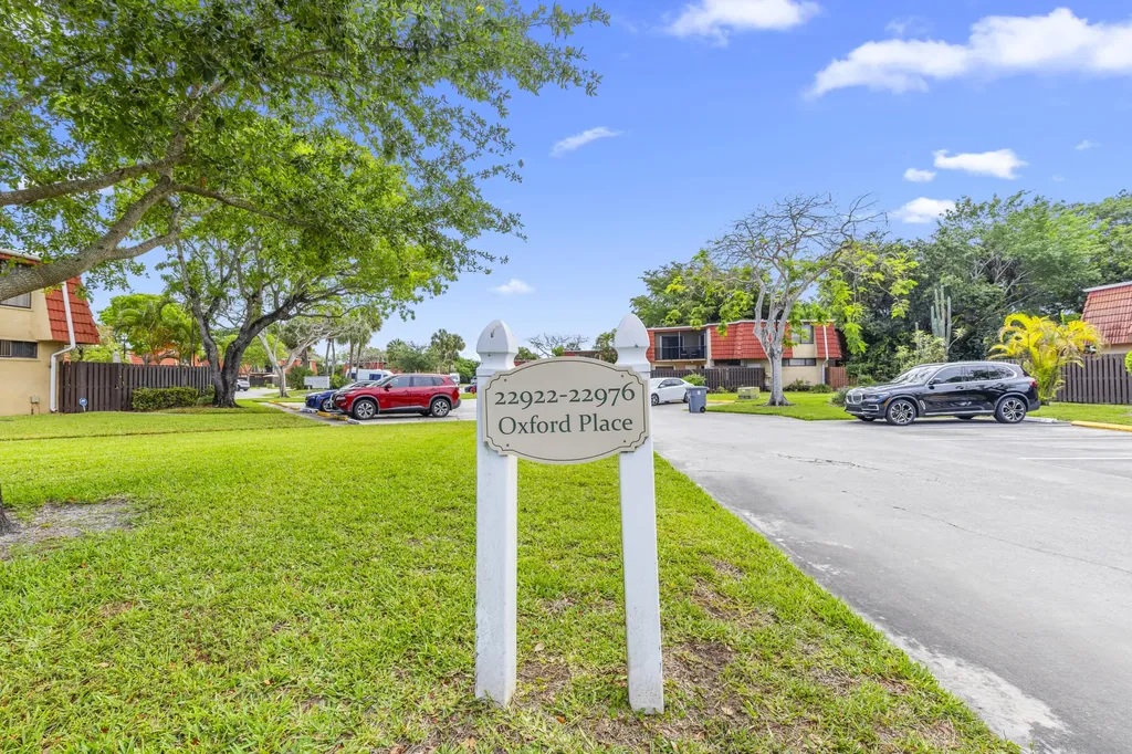 22958 Oxford Place Boca Raton FL 33433