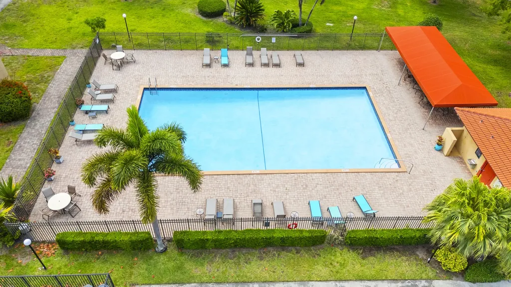 22958 Oxford Place Boca Raton FL 33433