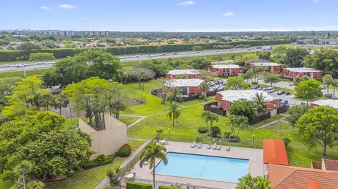 22958 Oxford Place Boca Raton FL 33433