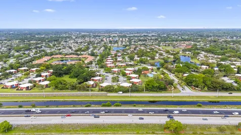 22958 Oxford Place Boca Raton FL 33433