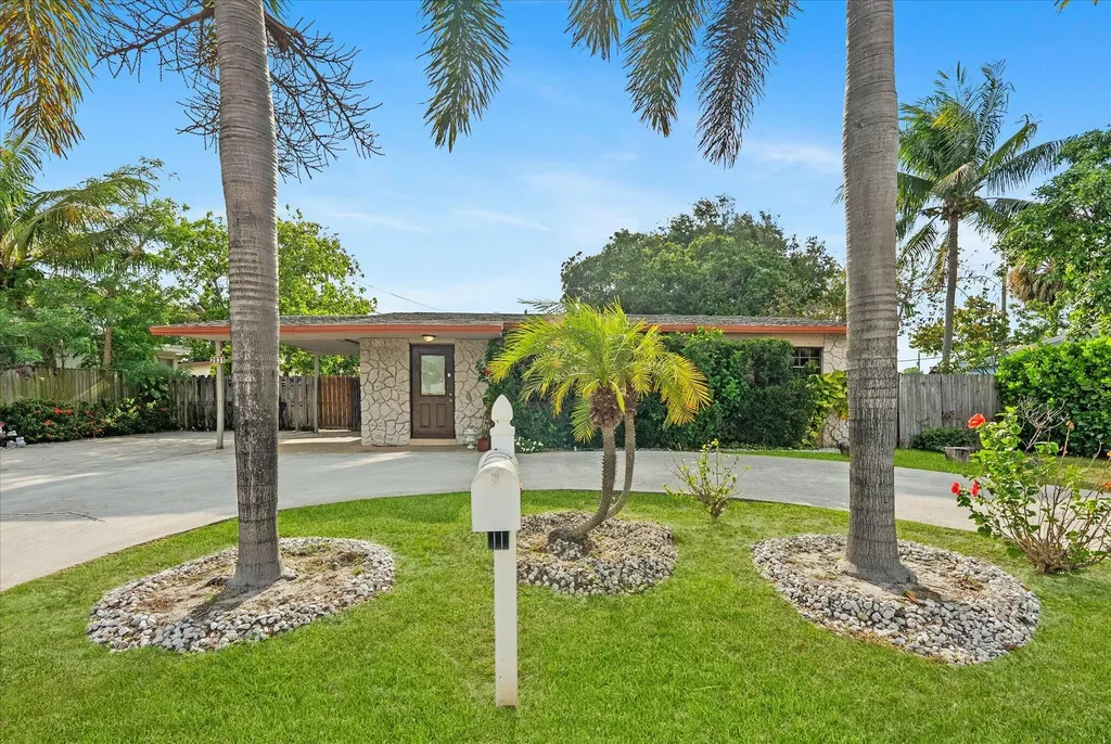 2831 N Seacrest Boulevard Boynton Beach FL 33435