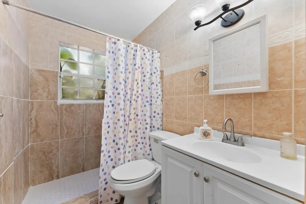 2831 N Seacrest Boulevard Boynton Beach FL 33435