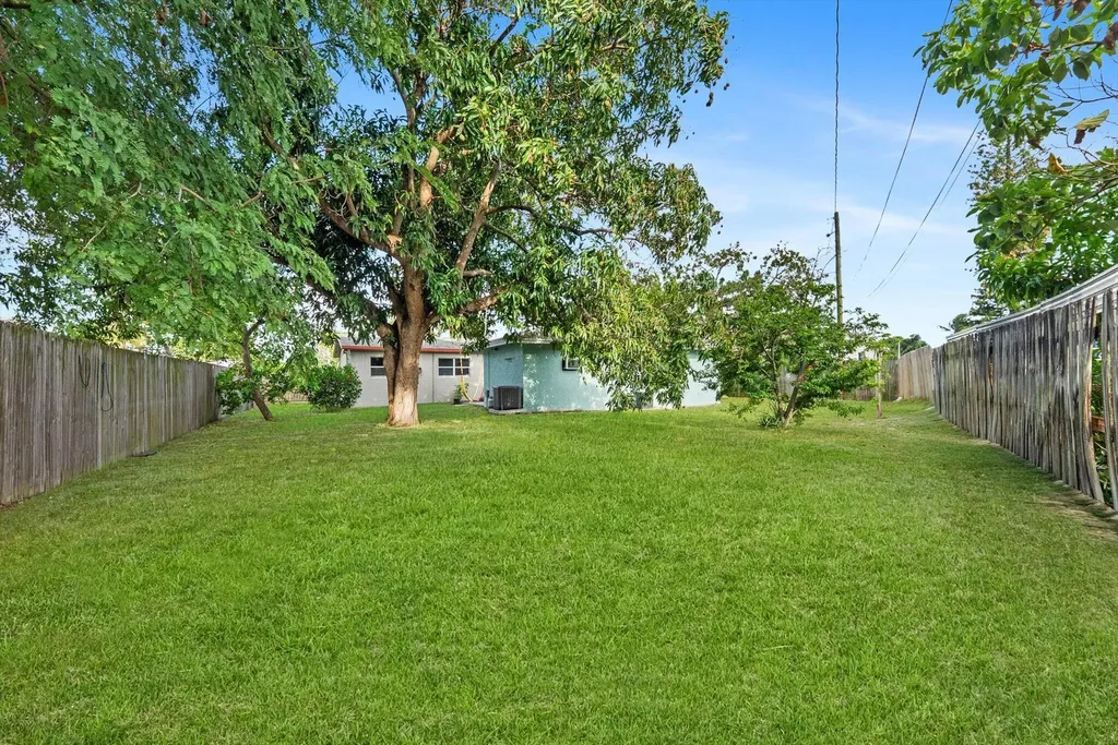 2831 N Seacrest Boulevard Boynton Beach FL 33435