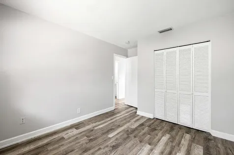 5162 NE 6th Avenue Oakland Park FL 33334