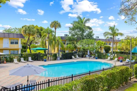5162 NE 6th Avenue Oakland Park FL 33334