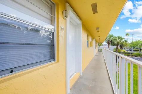 5162 NE 6th Avenue Oakland Park FL 33334