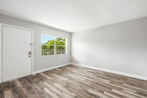5162 NE 6th Avenue Oakland Park FL 33334
