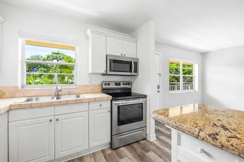 5162 NE 6th Avenue Oakland Park FL 33334