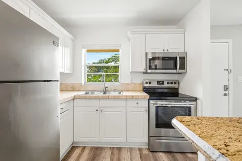 5162 NE 6th Avenue Oakland Park FL 33334