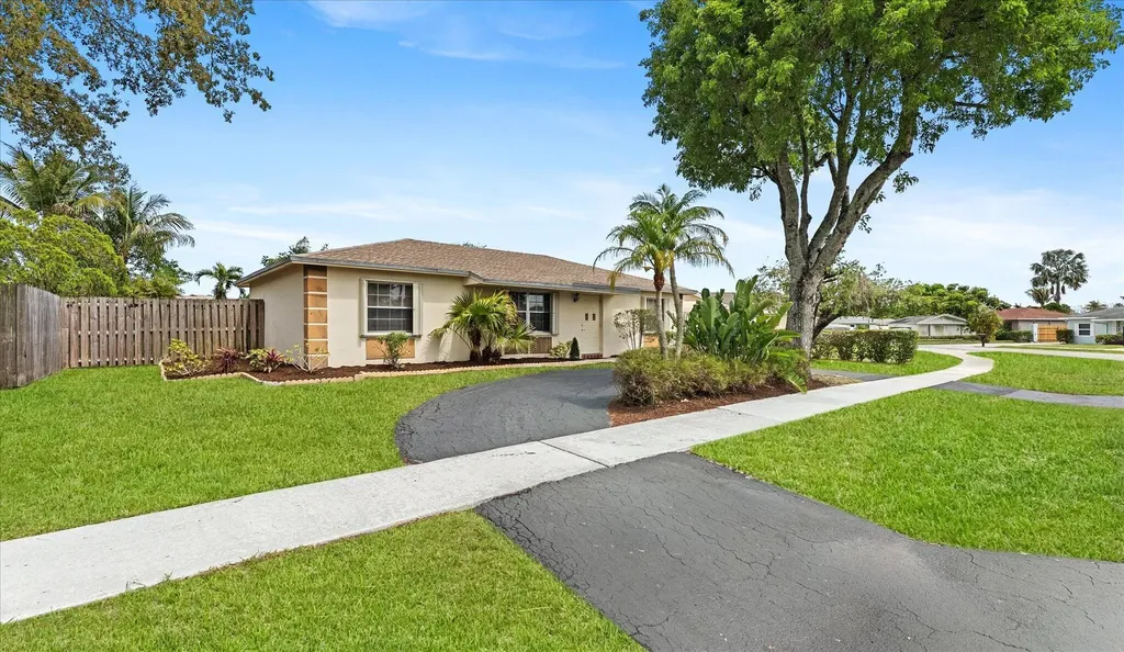 19612 Montana Lane Boca Raton FL 33434