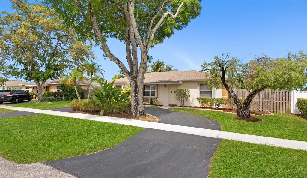 19612 Montana Lane Boca Raton FL 33434