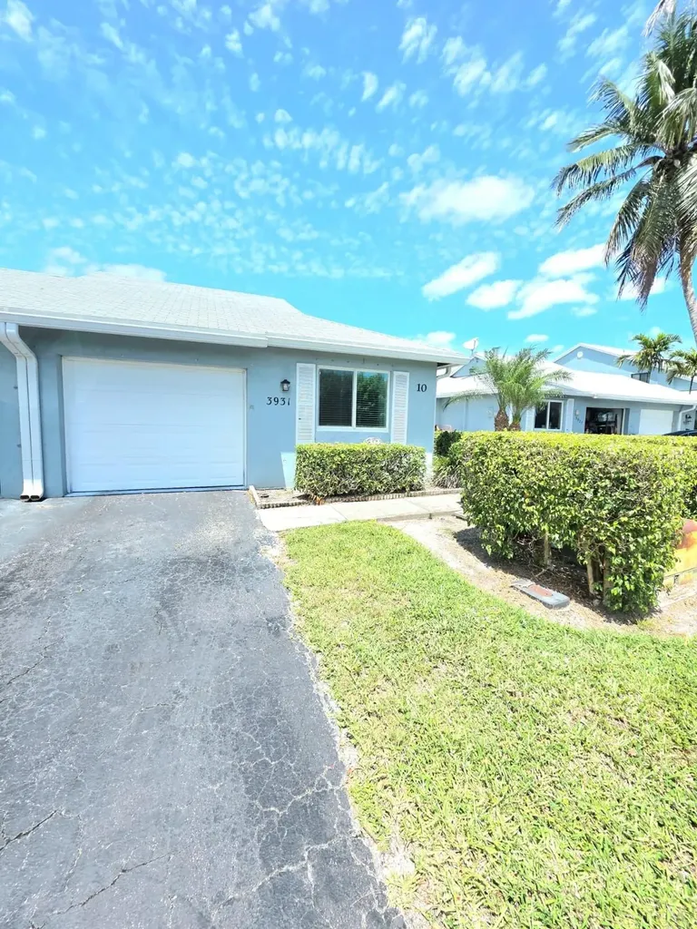 3931 Island Club Circle W Lake Worth FL 33462