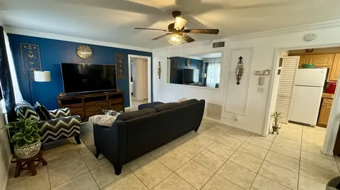104 Lake Pine Circle Greenacres FL 33463