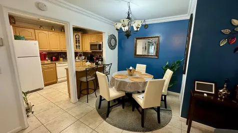 104 Lake Pine Circle Greenacres FL 33463