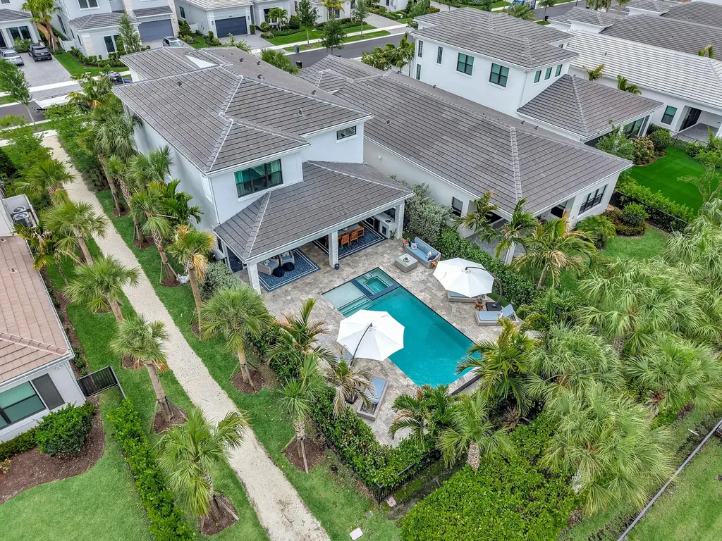 13213 Faberge Place Palm Beach Gardens FL 33418