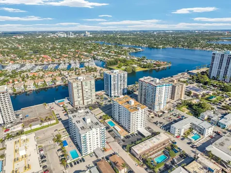 1400 S Ocean Drive Hollywood FL 33019