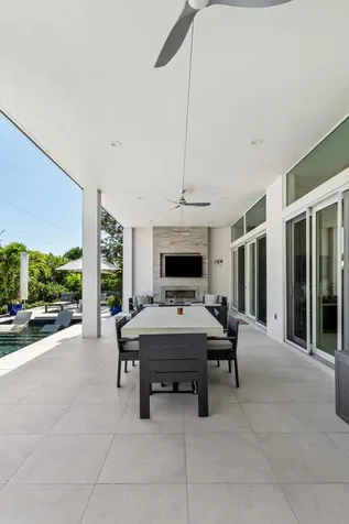 823 W Oyster Lane Lantana FL 33462