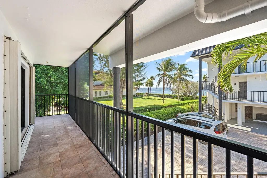 300 Inlet Way Palm Beach Shores FL 33404