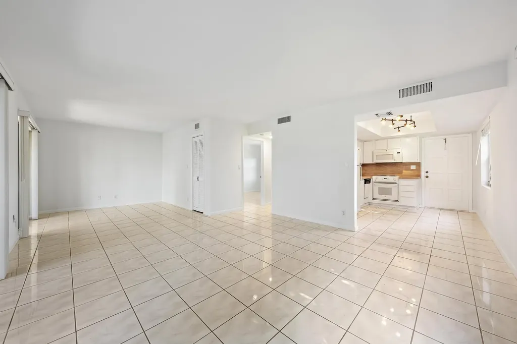 300 Inlet Way Palm Beach Shores FL 33404