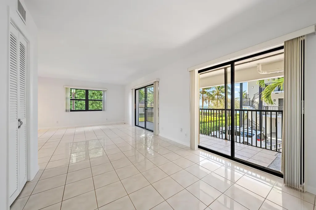 300 Inlet Way Palm Beach Shores FL 33404