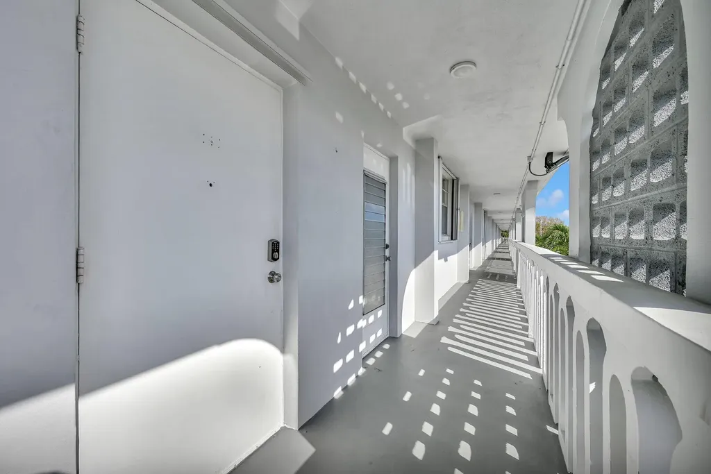 400 SE 10th Street Deerfield Beach FL 33441