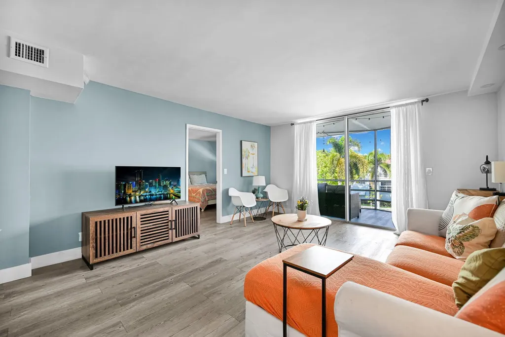 400 SE 10th Street Deerfield Beach FL 33441