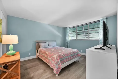 400 SE 10th Street Deerfield Beach FL 33441