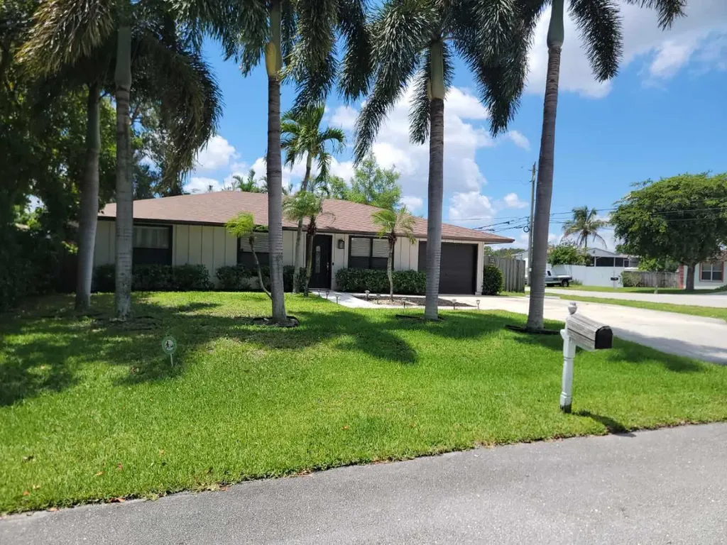 3390 Artesian Drive Lake Worth FL 33462