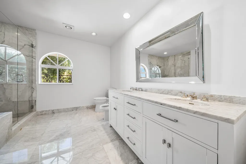 5560 N Ocean Boulevard Ocean Ridge FL 33435